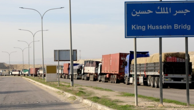 الحكومة : إدخال المساعدات الإنسانية إلى غزة عبر جسر الملك حسين انتصار للدبلوماسية الأردنية