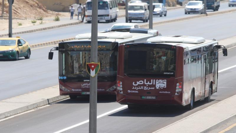 الخرابشة يكشف تكلفة استخدام الباص السريع بين عمّان والزرقاء