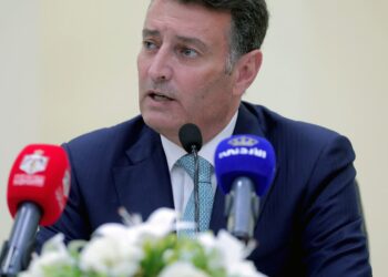 الصفدي: الجيش هم كبار البلد ومن يتطاول عليهم حاقد جبان