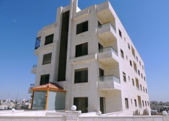 العموش يحذر النواب من إقرار قانون الأبنية