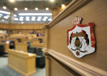 الميثاق النيابية لزمرة ضالة : الغبار على بساطير الجيش أطهر منكم