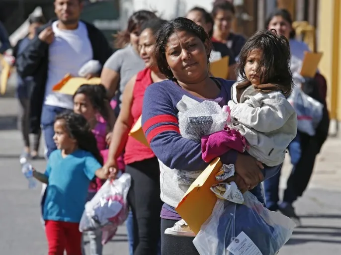 ترامب يقرر ترحيل أكثر من 900 ألف مهاجر دخلوا الولايات المتحدة منذ عام 2023