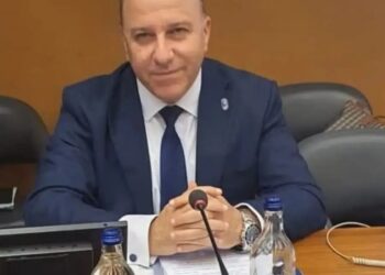 مدير الشؤون الفلسطينية يوجه برفع العلم الأردني احتفاءً بيوم العلم