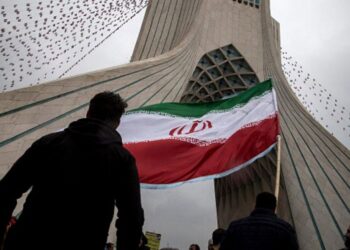 طهران تلوح بطرد مفتشي الوكالة الدولية وإخفاء اليورانيوم المخصب