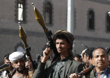 إيران تأمر بمغادرة عسكرييها من اليمن وتخطط لسحب دعمها للحوثيين