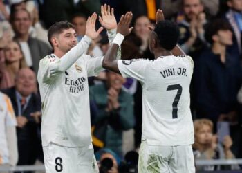 الكلاسيكو يُشعل سباق الكرة الذهبية بين ريال مدريد وبرشلونة