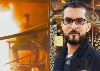 أحرقه القصف الإسرائيلي حيّا.. استشهاد الصحفي أحمد منصور في غزة