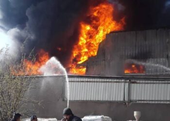 حريق بمصنع بلاستيك في القسطل جنوب عمّان