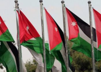 رفع العلم الأردني في مواقع رئيسة في جميع محافظات المملكة احتفالاً باليوم الوطني للعلم الأردني