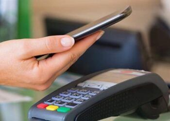 الدفع عبر الهاتف النقال يرتفع 28% في الربع الأول من العام الحالي