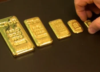 لأول مرة في التاريخ.. سعر الذهب يتجاوز 3200 دولار للأونصة