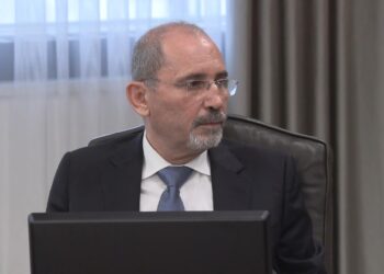 وزير الخارجية يبدأ زيارة إلى السعودية