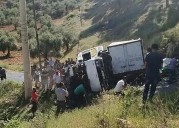وفاتان و20 مصابا بحادث تصادم قرب مثلث سوف