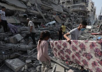 استشهاد 322 طفلا في غزة خلال عشرة أيام