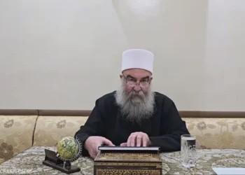 الهجري يطالب بحماية دولية للدروز ويثير غضب السوريين