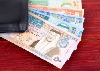 صندوق المعونة يؤكد استمرارية المعونة الشهرية للسيدة المسنة