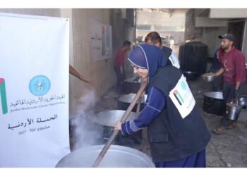 الخيرية الهاشمية مستمرة بـ تكية الإطعام في غزة رغم إغلاق المعابر