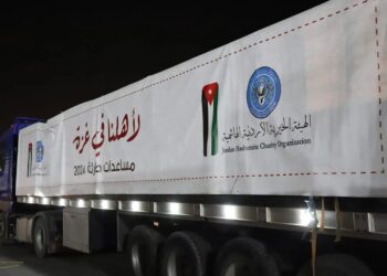 الأردن: 100 شاحنة مساعدات تنتظر السماح لها بالدخول إلى غزة