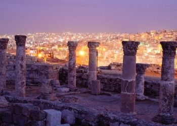 2.4 مليار دولار الدخل السياحي في الثلث الأول من 2025