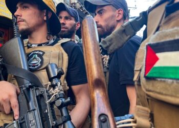 اتفاق على سحب السلاح من المخيمات الفلسطينية في لبنان