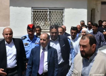 وزير الإدارة المحلية يتفقد واقع الخدمات في بلديتي الزرقاء الكبرى والهاشمية