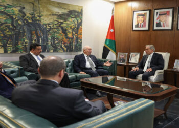 حسان يشيد بتخصيص الكهرباء الأردنية نسبة من أرباحها لدعم قطاعات