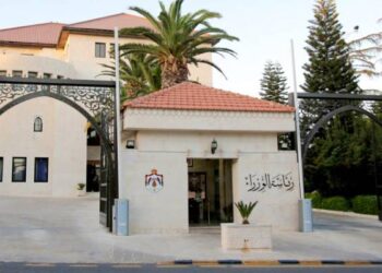 الحكومة تعدّل نظاما بهدف توسيع شريحة المتقدمين للوظائف القيادية