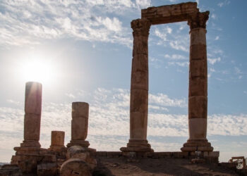 موجة حارة قادمة من شبه الجزيرة العربية تؤثر على الأردن الجمعة