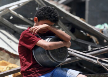 بريطانيا وفرنسا وكندا تهدد بعقوبات على إسرائيل إذا استمر الهجوم على غزة