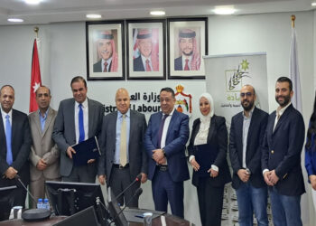 توقيع اتفاقية لتمويل سيارات وسكوترات لتشغيل الأردنيين