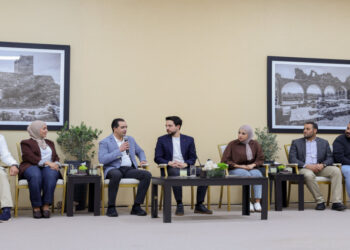 ولي العهد يؤكد أهمية الاستمرار بتعزيز الفرص الاقتصادية وجلب الاستثمارات