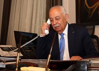 العيسوي ينقل لطاهر المصري تمنيات الملك وولي العهد له بالشفاء العاجل