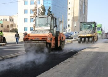 الأمانة: بدء تعبيد شوارع رئيسية في عمّان الخميس ليلًا