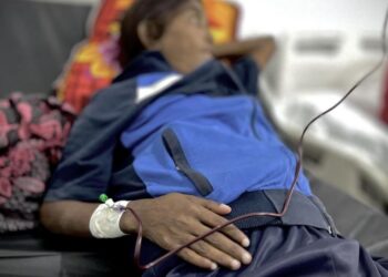 انقطاع 11 ألف مريض سرطان في غزة عن تلقي علاجهم قسرا