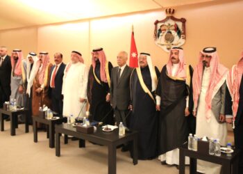 العيسوي يلتقي نحو أربعمئة من شيوخ ووجهاء وشباب ونساء من مختلف المحافظات