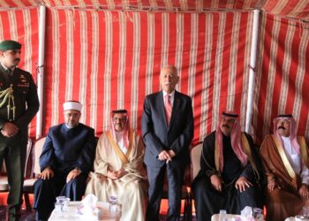 مندوبا عن الملك وولي العهد…العيسوي يعزي عشيرتي أبو رمان والفاعوري