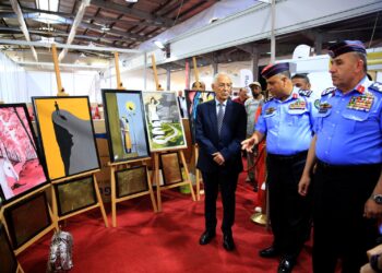 العيسوي يفتتح فعاليات معرض “إبداعات أردنية في عهد الهاشميين