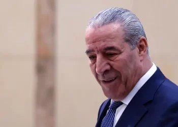 نائب الرئيس الفلسطيني : المقاومة السلمية افضل وعلى حماس التخلي عن سلاحها