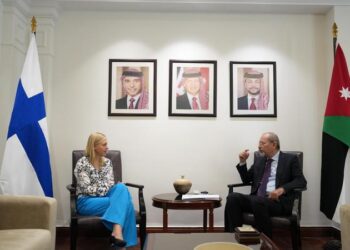 وزير الخارجية يجري مباحثات موسعة مع نظيرته الفنلندية