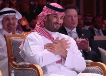 من لقطة عفوية إلى رمز للأخوة.. سوريون يتفاعلون مع حركة يد ابن سلمان