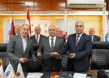 اتفاقية ائتلاف أردني مصري لتنفيذ مشروع تخزين الغاز المسال في العقبة