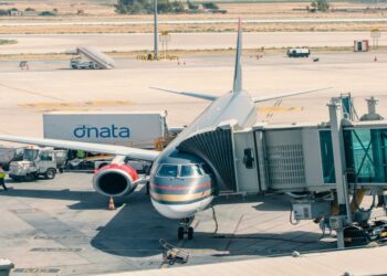 فتح المجال الجوي أمام حركة الطيران منذ الرابعة فجرا