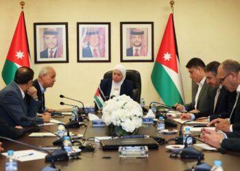 وزيرة النقل: استدامة وانسيابية الصادرات الأردنية وتوفير البدائل أولوية في ظل التحديات الإقليمية