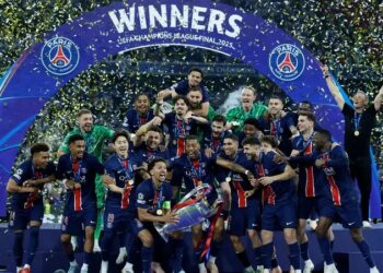 ماكرون يستضيف باريس سان جيرمان بعد فوزه بدوري أبطال أوروبا