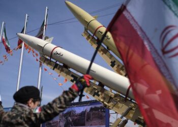 هل تمتلك طهران ما يكفي من الصواريخ لحملة طويلة الأمد؟