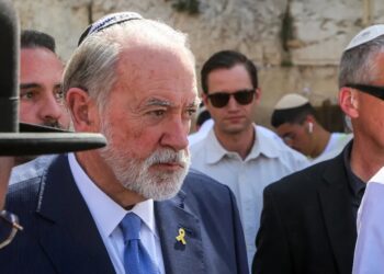 تهديد إسرائيلي وهجوم أمريكي على الرئيس الفرنسي بسبب فلسطين