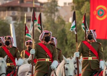 الأردنيون يحتفلون بيوم الجيش وذكرى الثورة العربية الكبرى