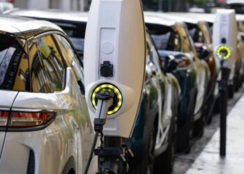 الجمارك: باشرنا تنفيذ قرار الضريبة الخاصة على السيارات