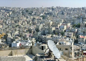 مراهقة يتيمة تُلقي بنفسها من مرتفع في عمّان
