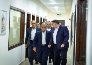 رئيس الوزراء يبدأ جولة ميدانية تفقدية في لواء ناعور
